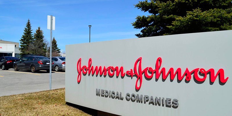 Johnson & Johnson obtuvo autorización para fase 3 de vacuna en menores de 18 años, no CanSino: SRE