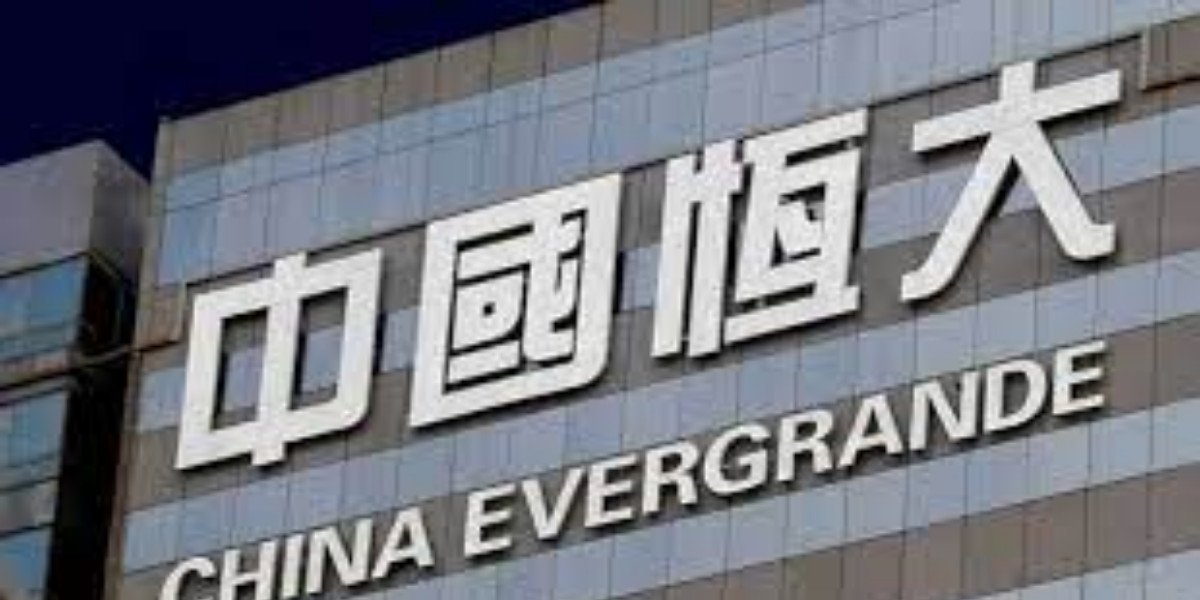 Inmobiliaria Evergrande de China de desploma en la Bolsa de Hong Kong en 10.63%