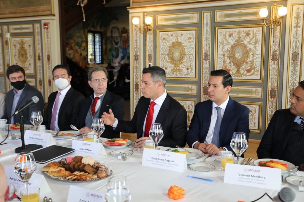 Murat sostiene reuniones con empresarios durante su visita a EUA; buscan oportunidades de inversión