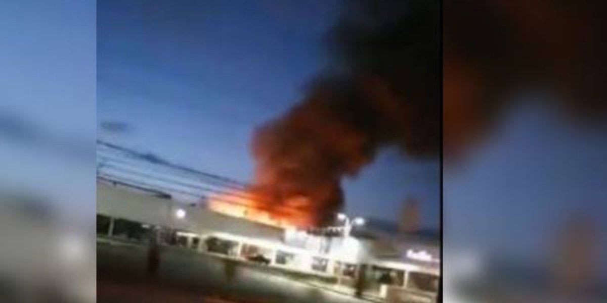 Se registró un incendio en una fábrica de muebles en Chicoloapan, Estado de México