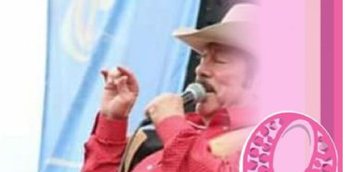 Tunden en redes a Lalo Mora por post sobre el cáncer de mama