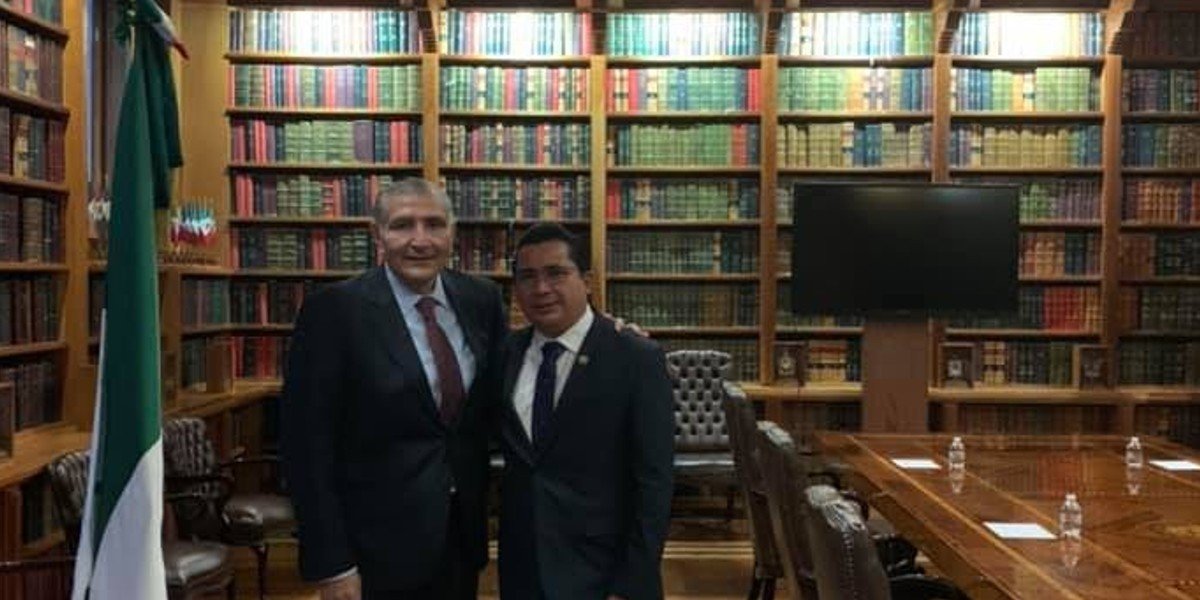 Mario Llergo se perfila para ser representante de Morena ante el INE