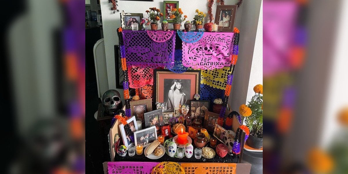Alejandra Guzmán recuerda a su hermana, Viridiana Alatriste, con ofrenda de Día de Muertos