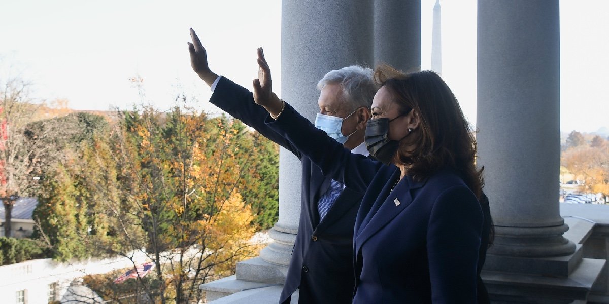 AMLO plantea a Kamala Harris colaboración de EUA para extender internet en México