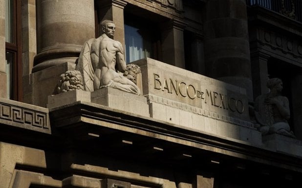 Banxico recorta a 5.4% la previsión del crecimiento del PIB para 2021; inflación continuará