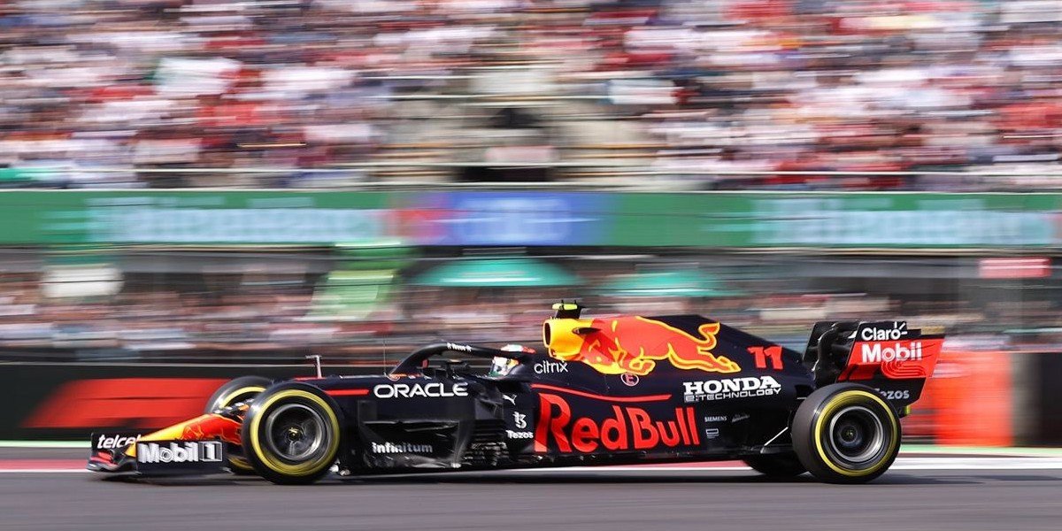 ‘Checo’ Pérez hizo la vuelta más rápida en la tercera práctica del GP México