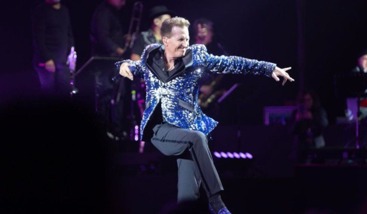 Emmanuel recibe 'Premio a la Excelencia Musical' en Latin Grammy 2021