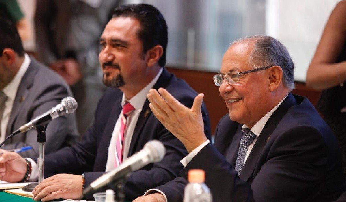 A Juan Ramiro Robledo le urge que termine el periodo ordinario en San Lázaro