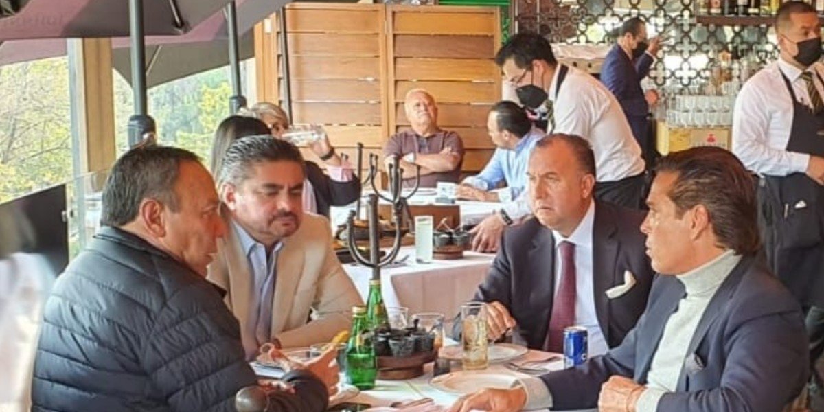 Captan a Roberto Palazuelos en reunión con Jesús Zambrano, líder del PRD