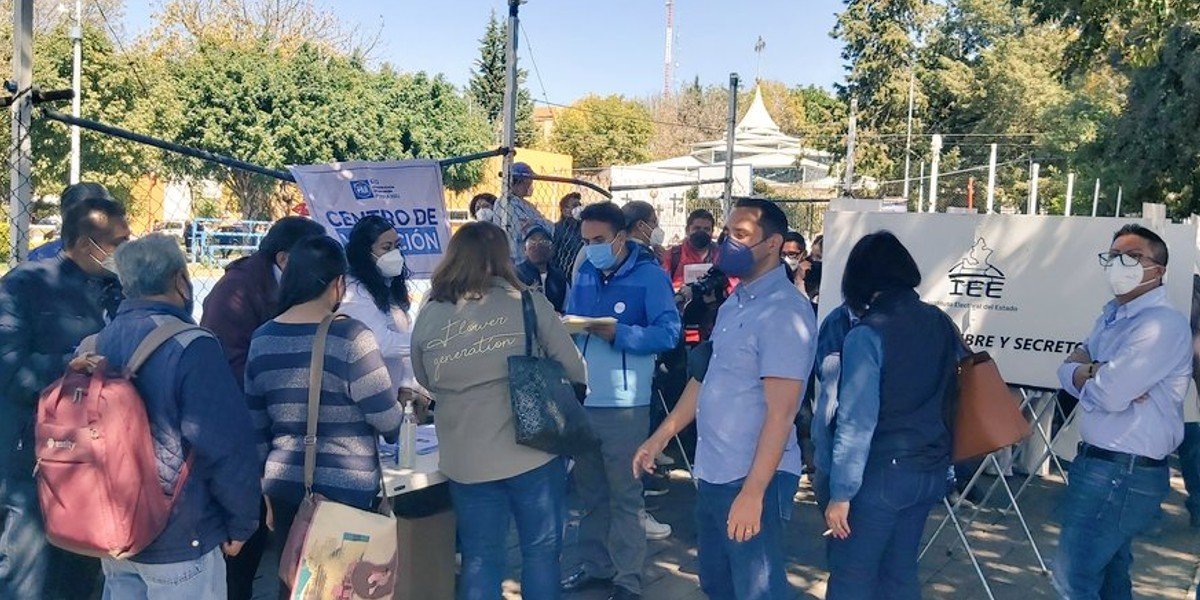 Elección para definir dirigencia estatal de Puebla se lleva a cabo en medio de tensiones