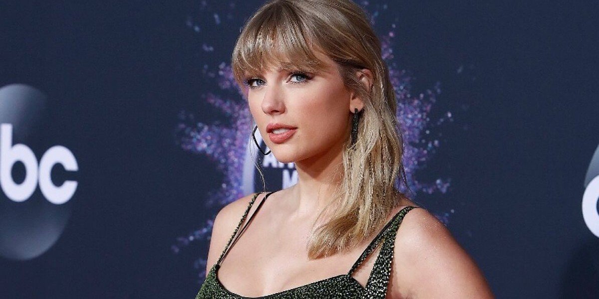 Taylor Swift lanza nueva versión de su album 'Red' tras recuperarlo con triunfo