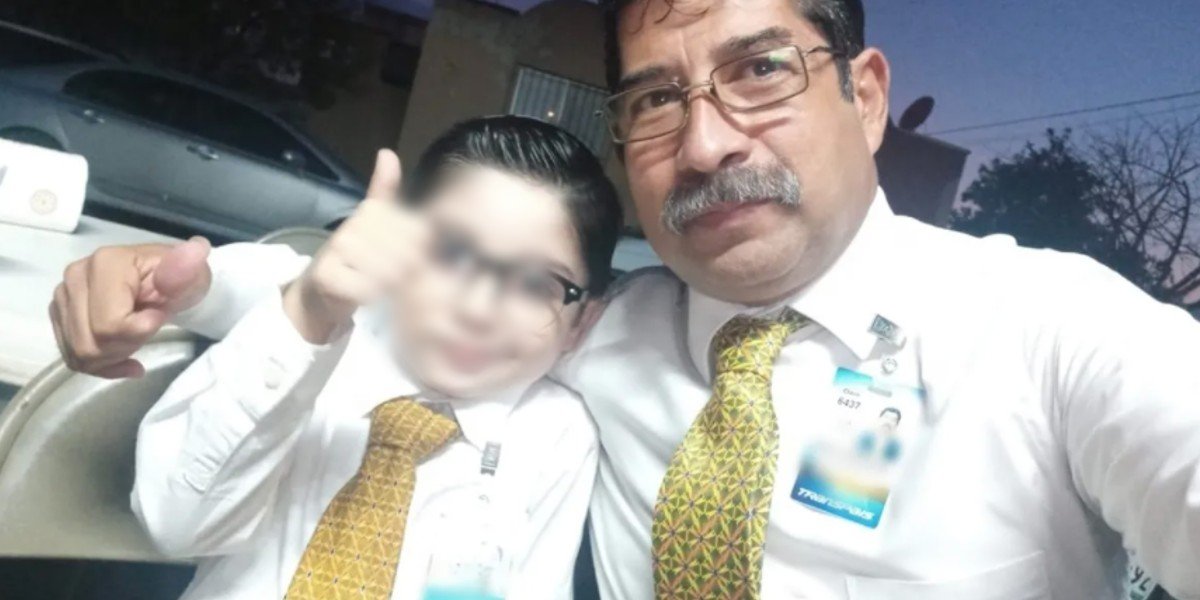 Niño celebra su cumpleaños disfrazado de su superhéroe favorito: su abuelito
