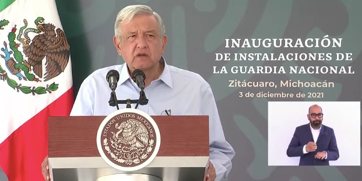 AMLO anuncia regularización de 'autos chocolate' en Michoacán
