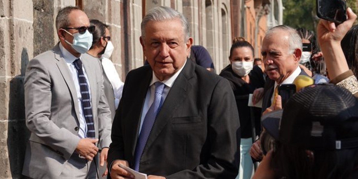 AMLO se reunió con 4 miembros de su gabinete previo a anunciar que dio positivo a COVID-19