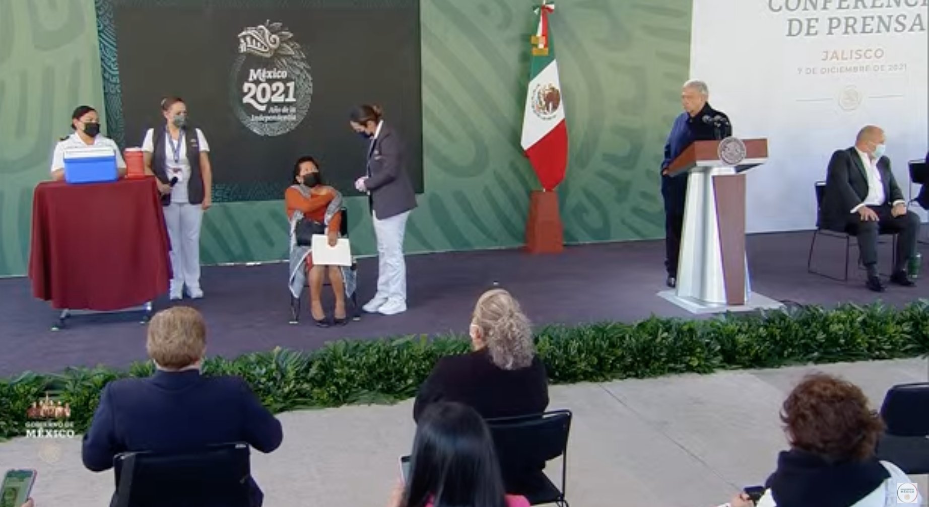 AMLO encabeza inicio de vacunación de refuerzo contra COVID-19 en Jalisco