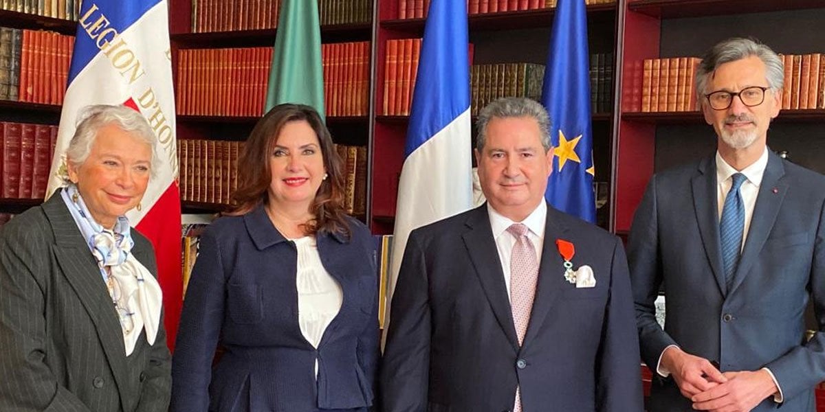 Francia otorga Legión de Honor a Leonardo Curzio
