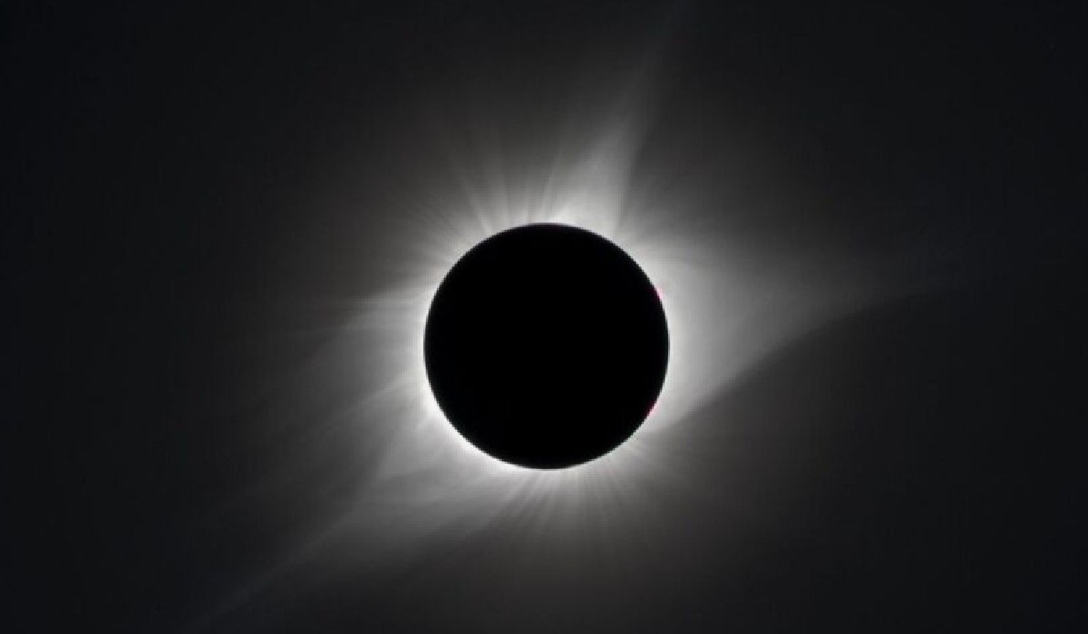 Dos eclipses solares oscurecerán México; estos días ocurrirán los fenómenos