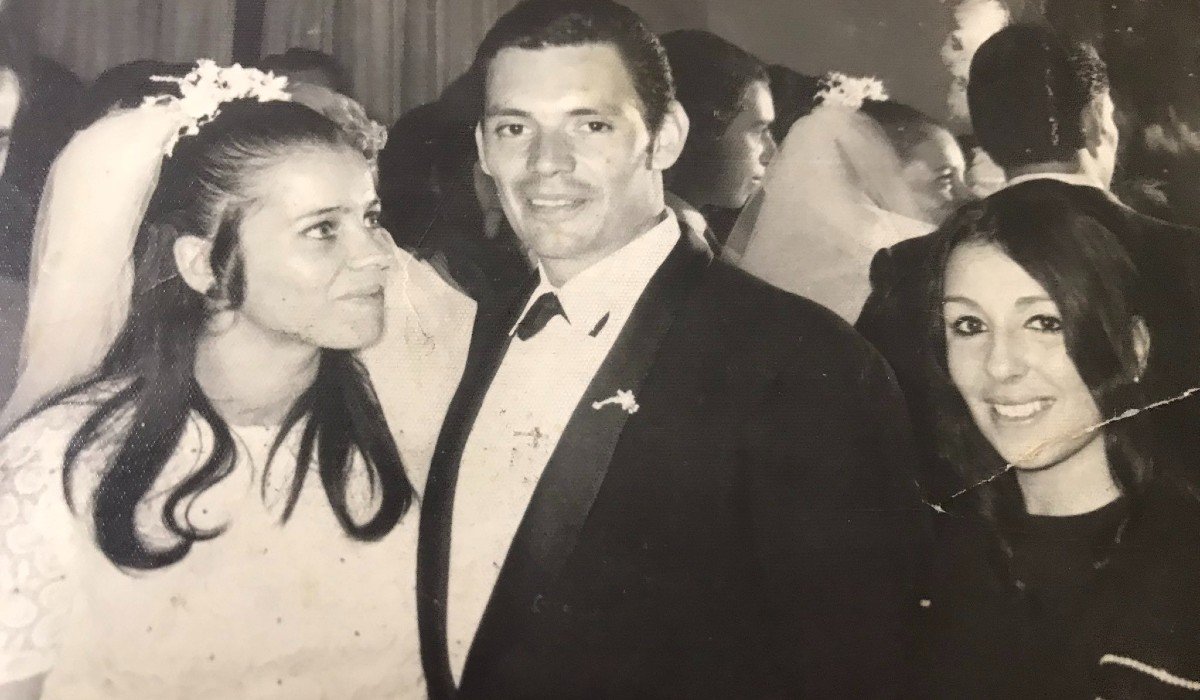 Mi mamá se casó así de enamorada, mi papá del brazo de su amante; viralizan historia de desamor en redes