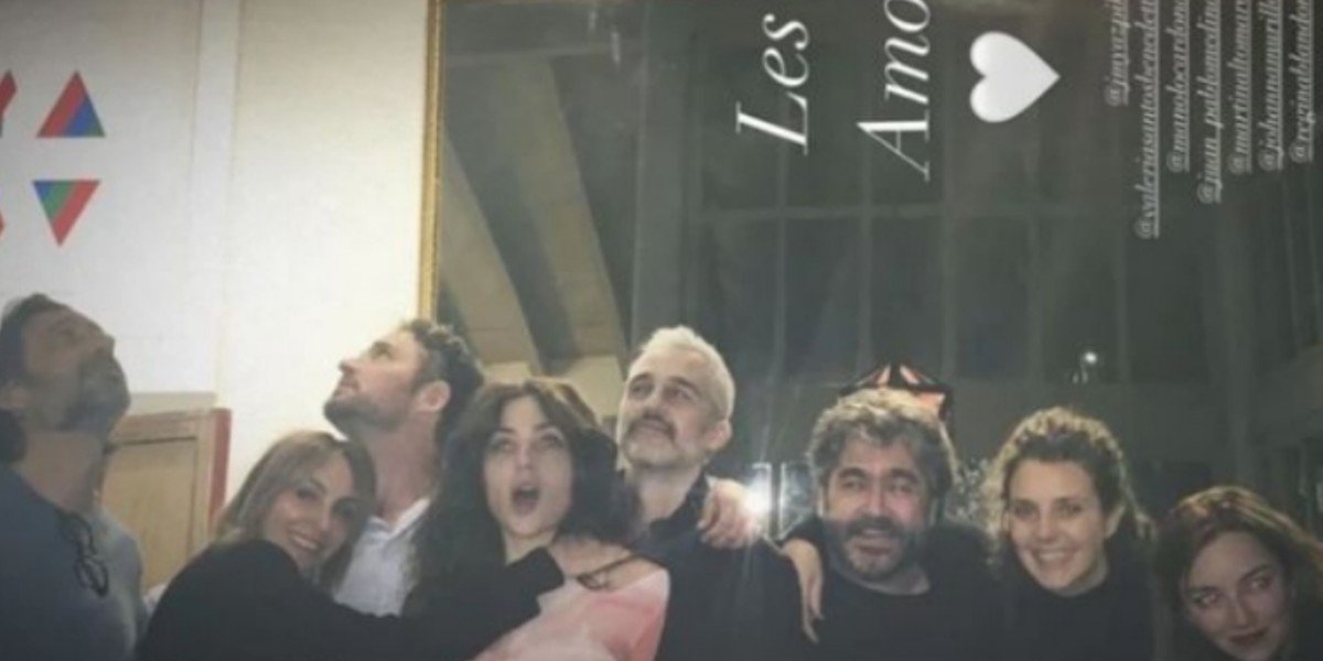 Actor Juan Pablo Medina reaparece al lado de sus amigos tras perder su pierna