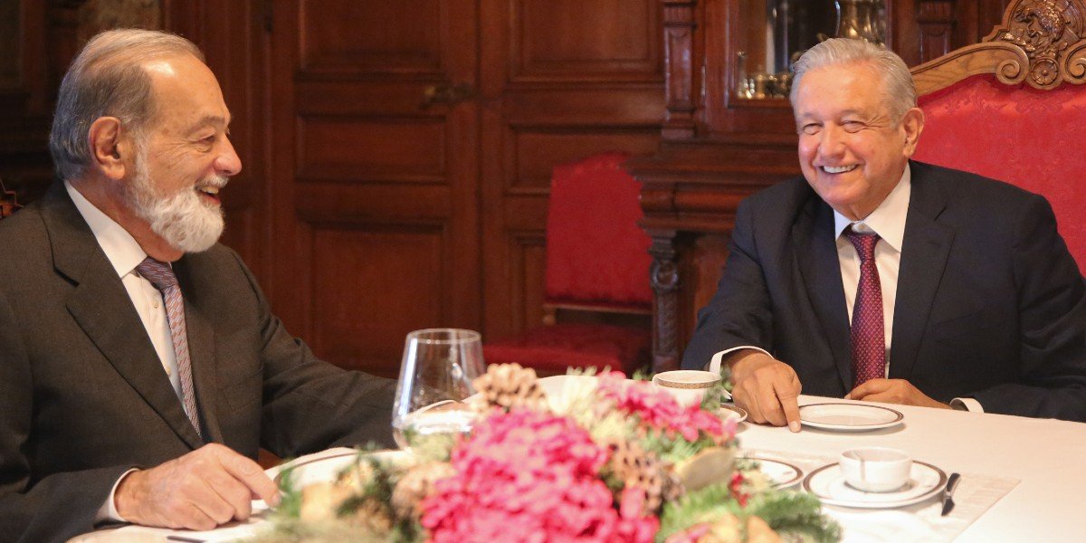 AMLO destaca que América Móvil vendió filial en EUA y pagó 28 mil mdp a Hacienda