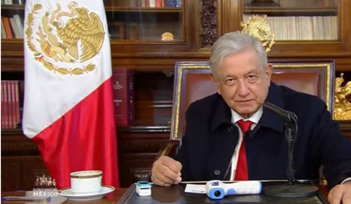 AMLO continúa con reuniones virtuales en Palacio Nacional pese a COVID-19