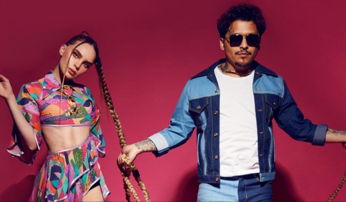 Belinda y Nodal protagonizan portada de revista en la India; así lucen sus exóticos outfits