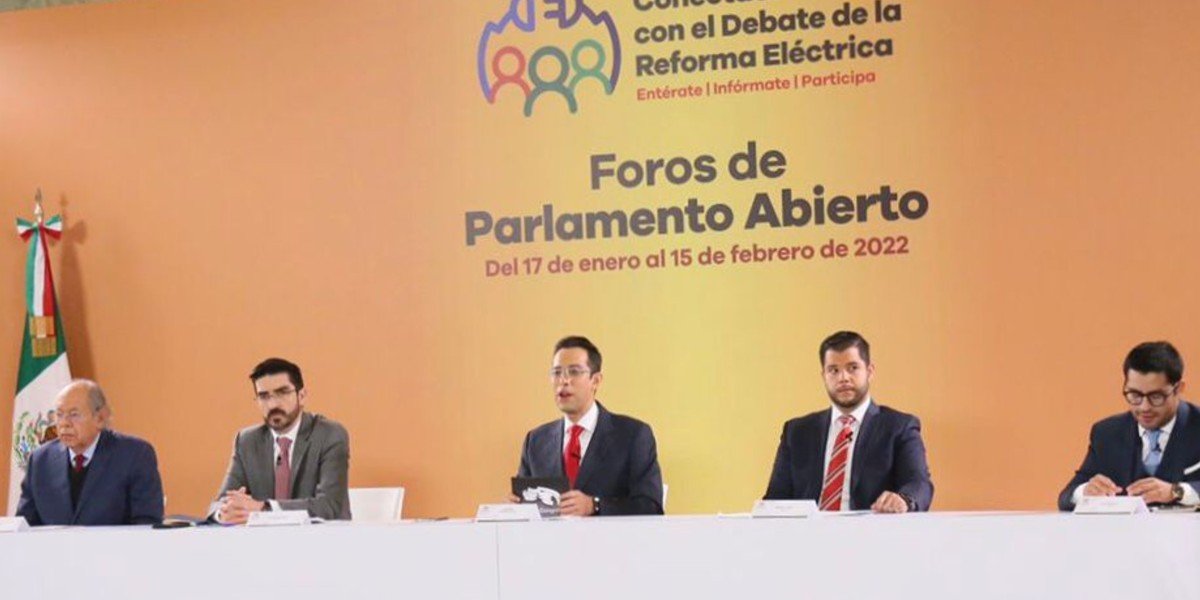 CFE aclara que reforma eléctrica busca eliminar transferencias de recursos públicos al sector privado
