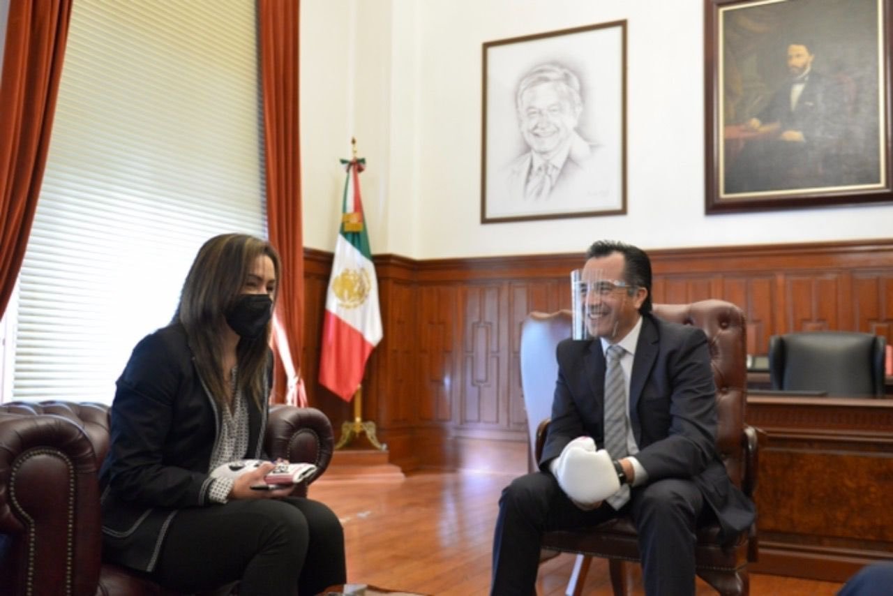Cuitláhuac García se reúne con la boxeadora Jackie Nava; asegura que la atleta ha logrado abrir espacios para las mujeres