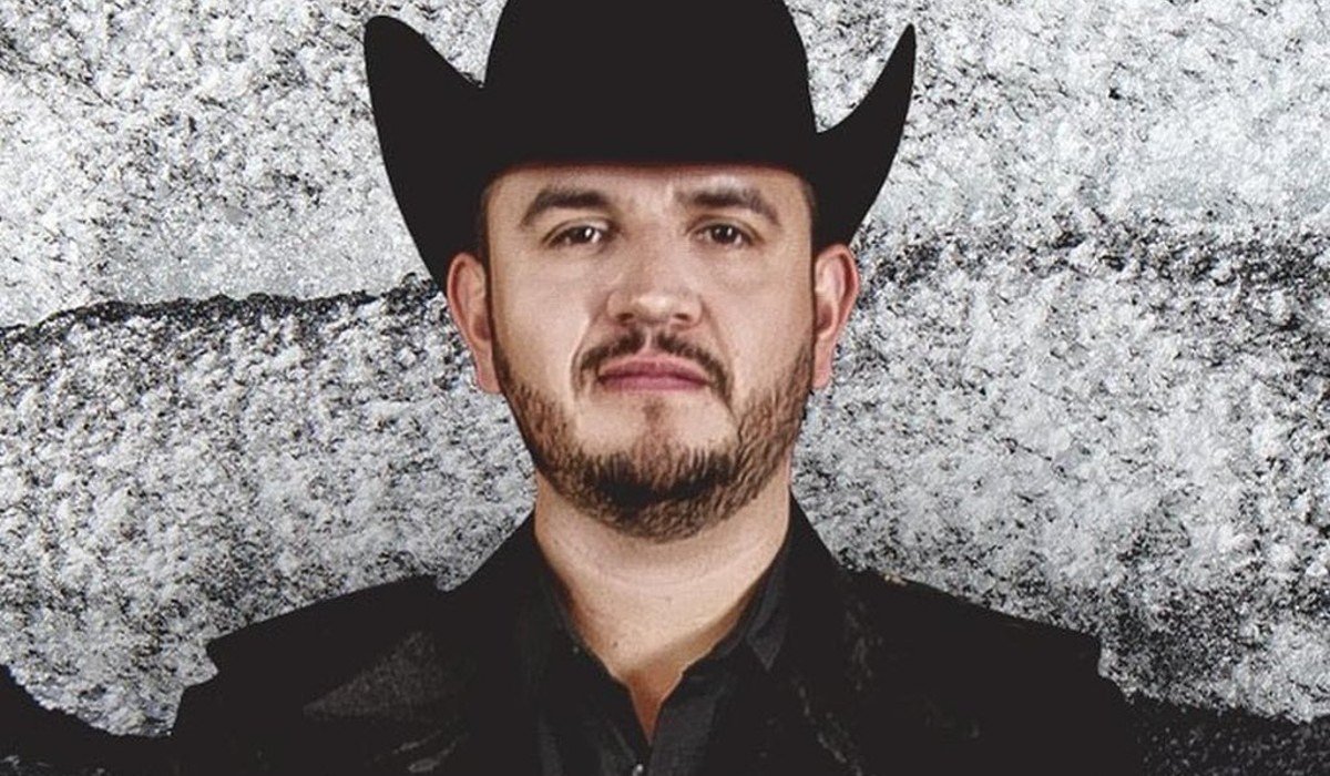 Edén Muñoz dice adiós a Calibre 50 e inicia su carrera como solista