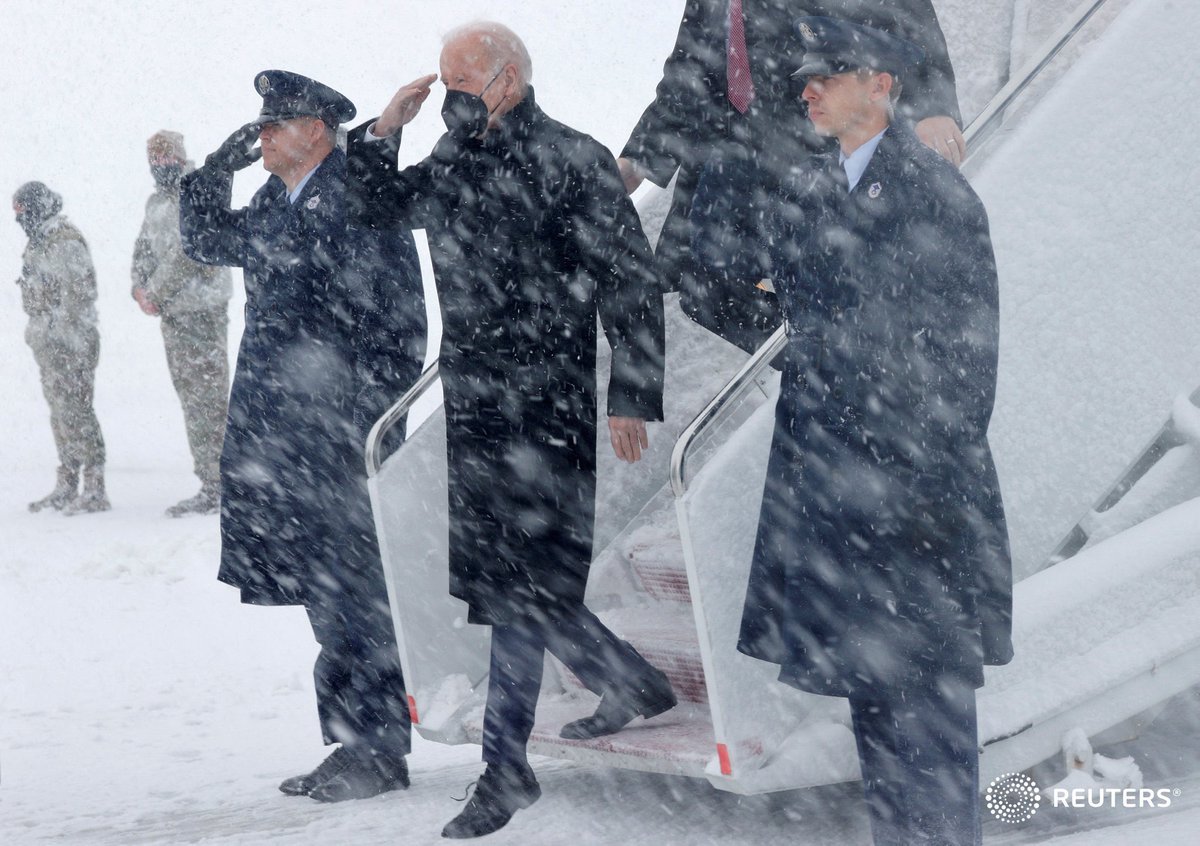 Joe Biden queda 'atrapado' en avión presidencial por 30 minutos debido a fuertes tormentas de nieve en Washington
