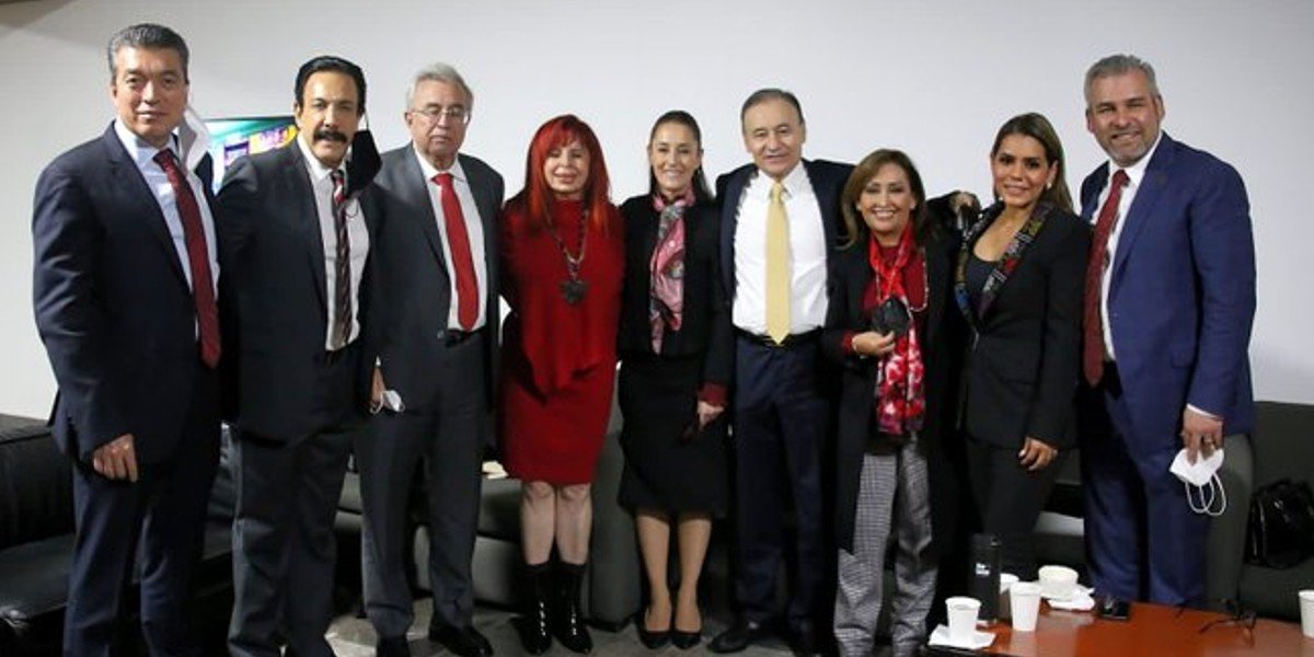 Critican que priista Omar Fayad ‘convive’ con gobernadores de Morena tras discusión de reforma eléctrica