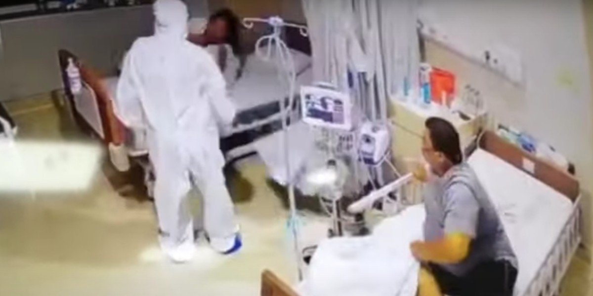 Paciente grita desgarradoramente al confundir a su médico con un fantasma. Video