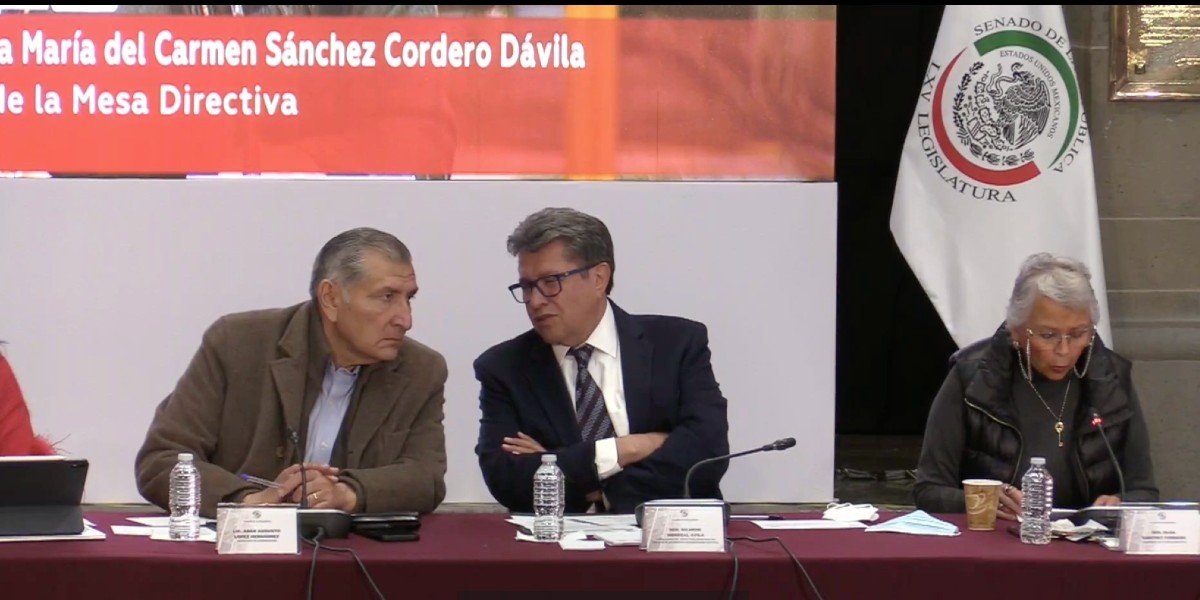 Arranca plenaria de Morena en el Senado; esta será la etapa más difícil, dice Monreal