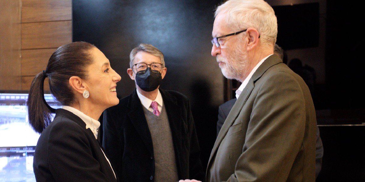 Sheinbaum se reúne con Jeremy Corbyn en el Antiguo Palacio del Ayuntamiento en CDMX