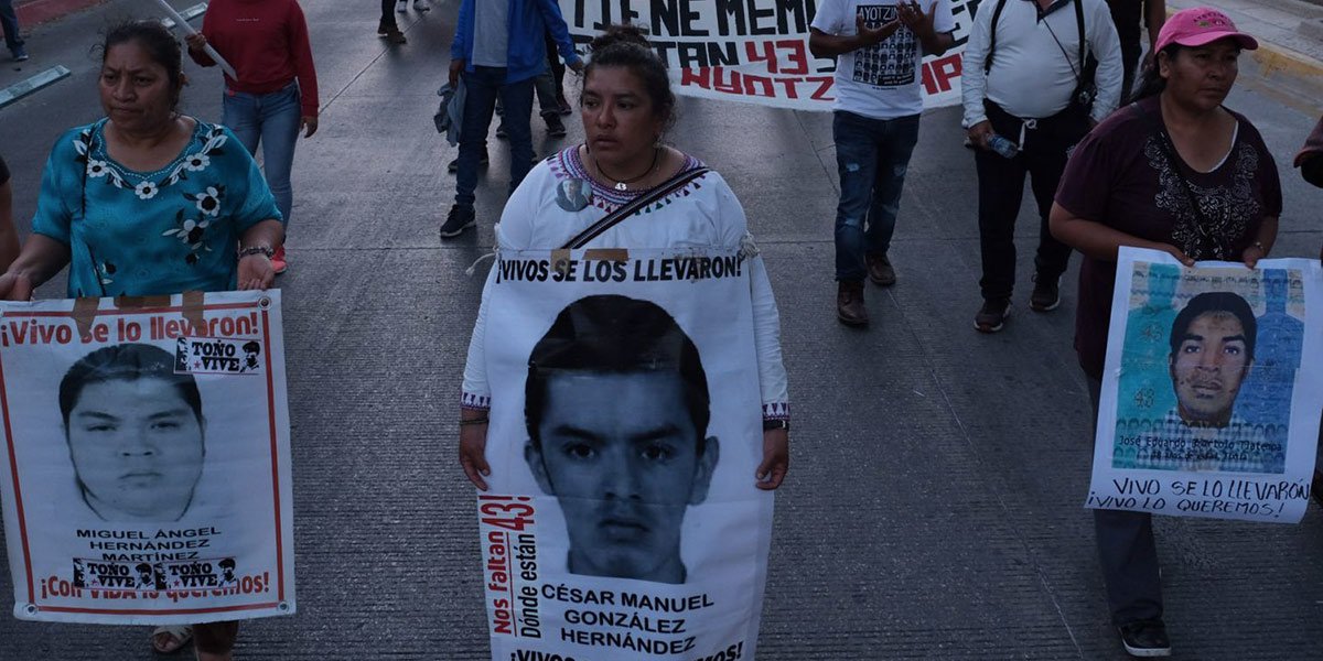 Juez dicta formal prisión a general y militares por caso Ayotzinapa