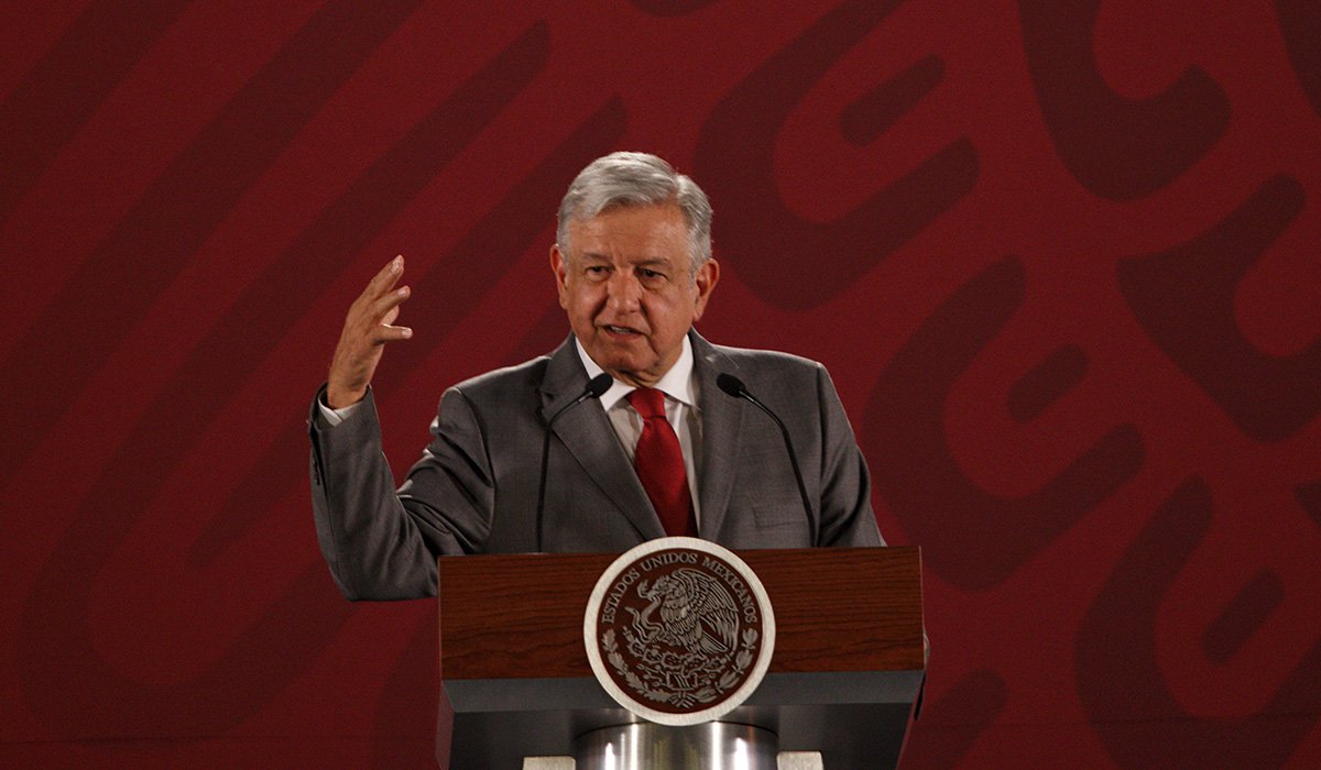AMLO asegura que Calica engañó y continúa extrayendo material