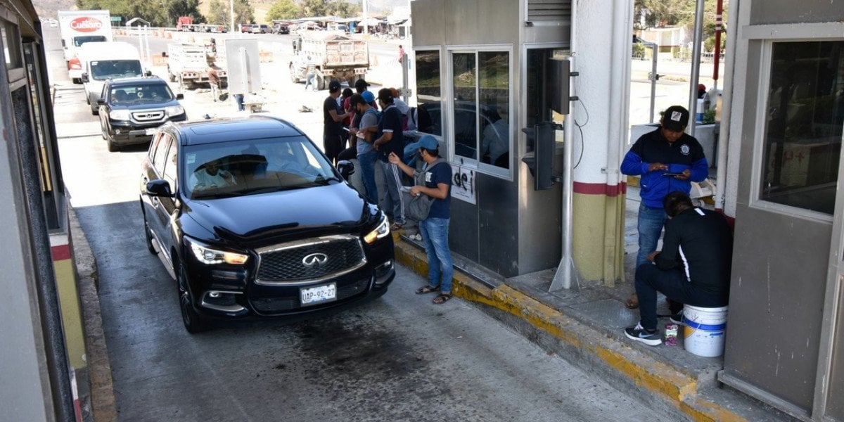 Reclaman empresarios por "vándalos" en la Autopista del Sol