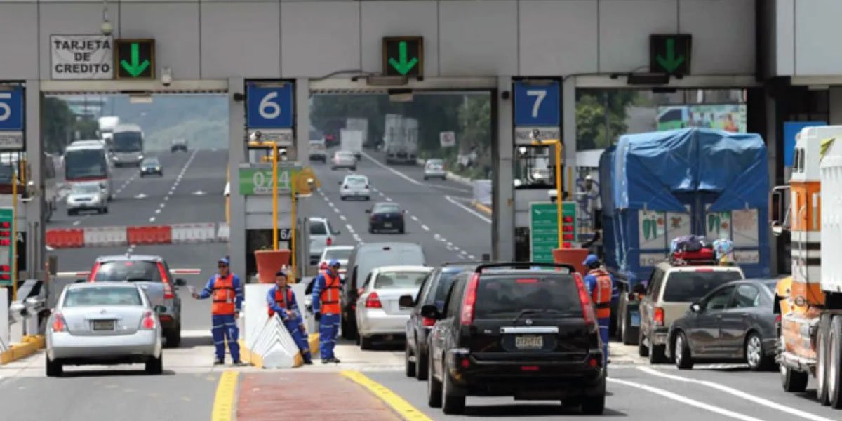 AMLO presume aumento de ingresos en casetas tras operativos para evitar tomas