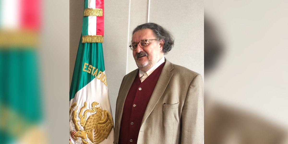 SRE cesa al escritor Jorge Hernández como ministro para Asuntos Culturales de la Embajada de México en España