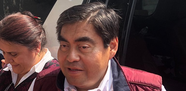 Miguel Barbosa reconoce que despenalización del aborto es un tema pendiente para Puebla