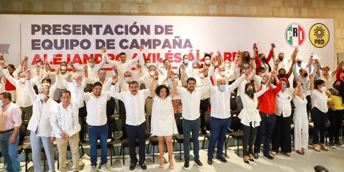 Elecciones 2022; candidato del PRI Alejandro Avilés presenta su equipo de campaña para buscar la gubernatura de Oaxaca