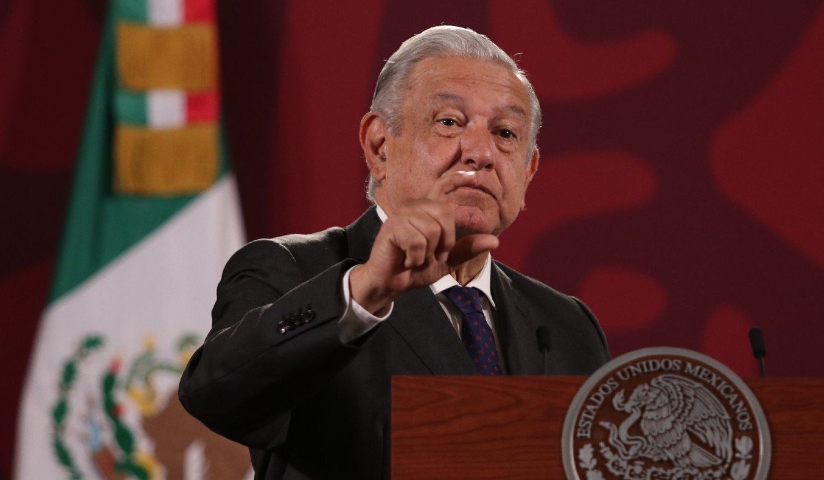 Asegura Bloomberg que AMLO está en pláticas con empresas para controlar precios de la canasta básica