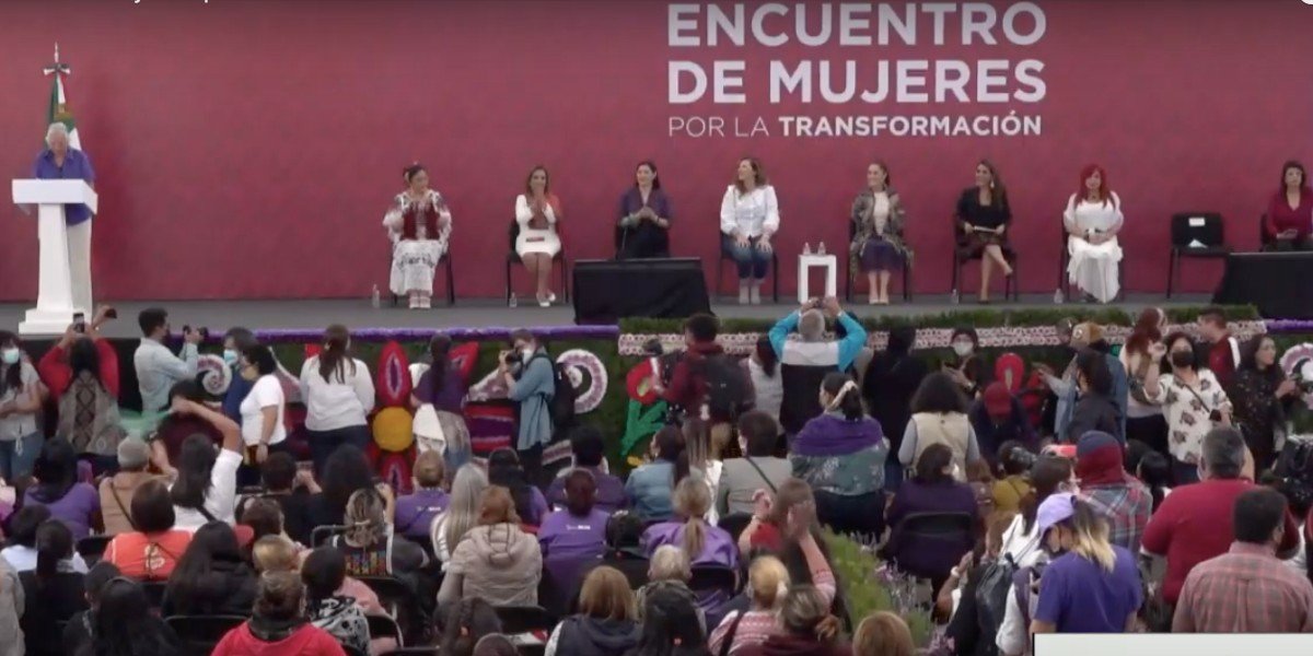 Sheinbaum y gobernadoras de la 4T encabezan Encuentro de Mujeres por la Transformación