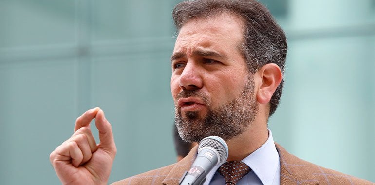 Lorenzo Córdova apunta que pese a ataques personales no renunciará al INE