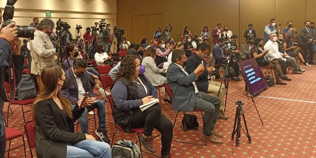 Gobierno de Michoacán convoca a periodistas a mesa de trabajo con para reforzar mecanismos de protección