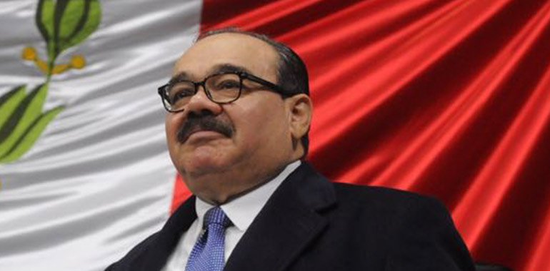 Ramírez Marín reprocha al gobierno traer a médicos cubanos