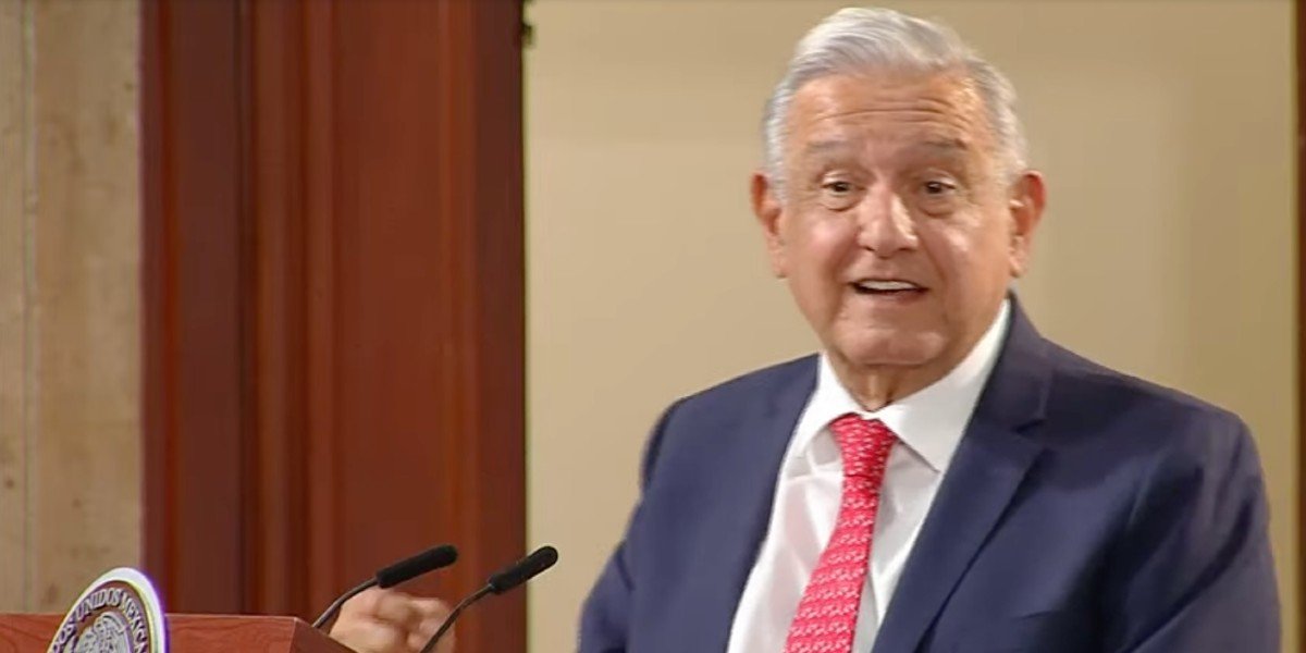 AMLO realiza caminata para fortalecer el corazón y estar al 100; señala que es una mezcla de razón y pasión
