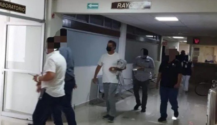 Ingresa el Bronco a hospital de Monterrey por problemas de salud