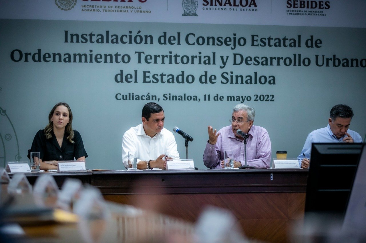 Gobernador Rubén Rocha buscará regularizar casas deshabitadas para personas sin patrimonio