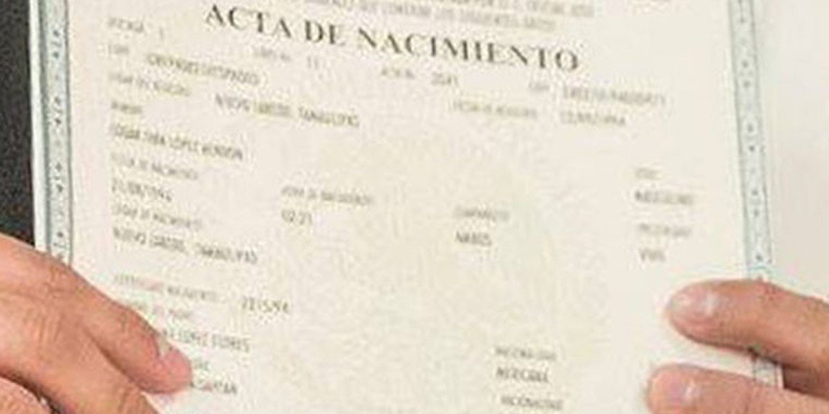 Guanajuato otorga primer acta de nacimiento a bebé de familia homoparental
